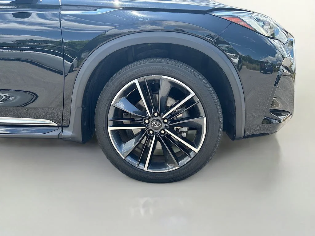 Used 2023 Black Obsidian INFINITI ESSENTIAL image 11