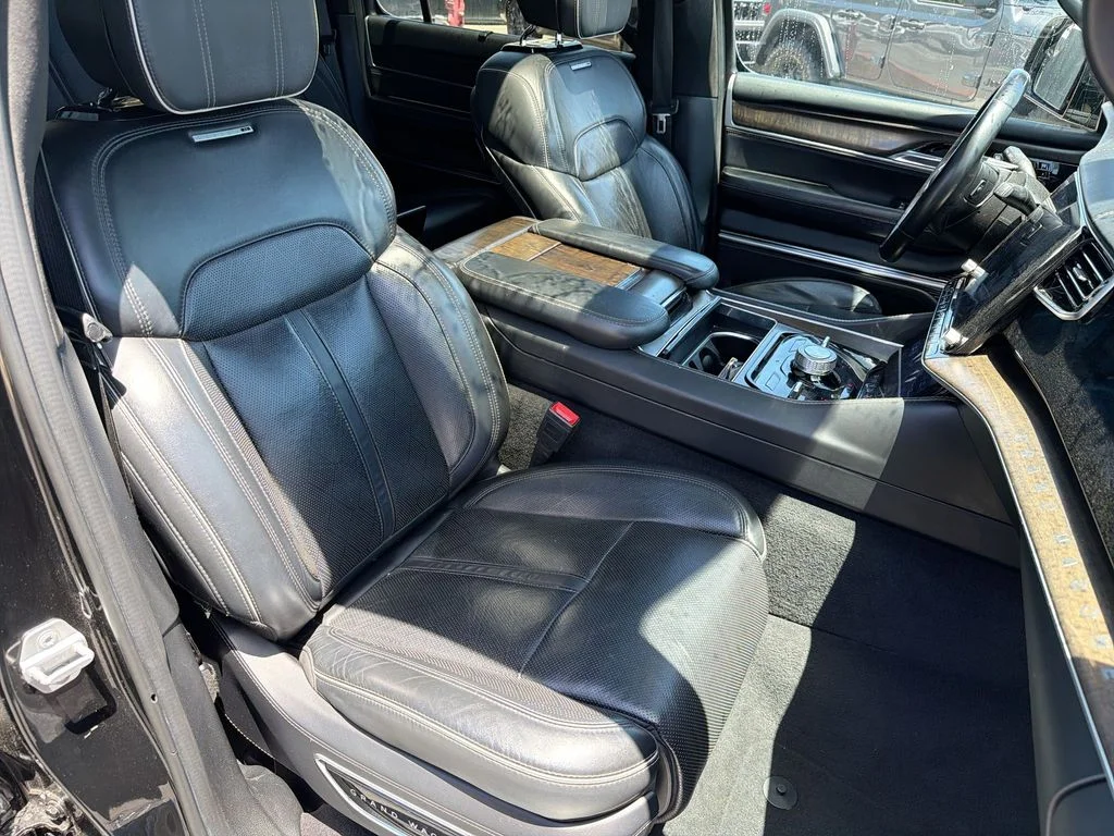 Used 2022 Black Jeep Series II image 27