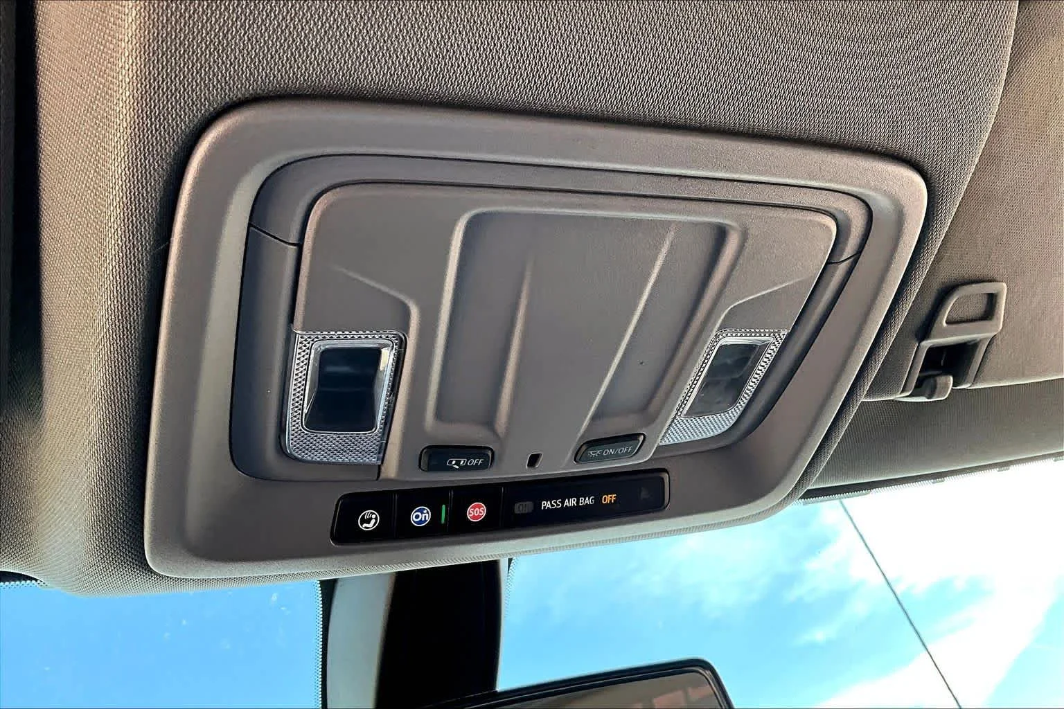 Used 2022 Summit White Chevrolet RST image 26