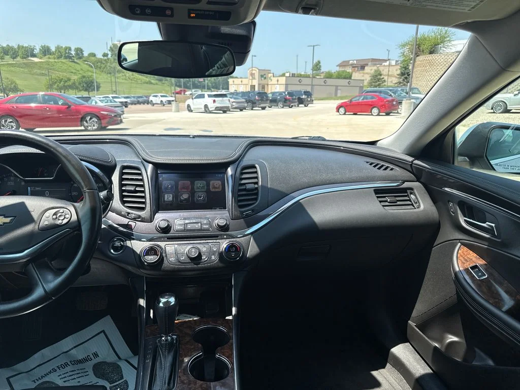Used 2015 Silver Chevrolet LTZ image 18