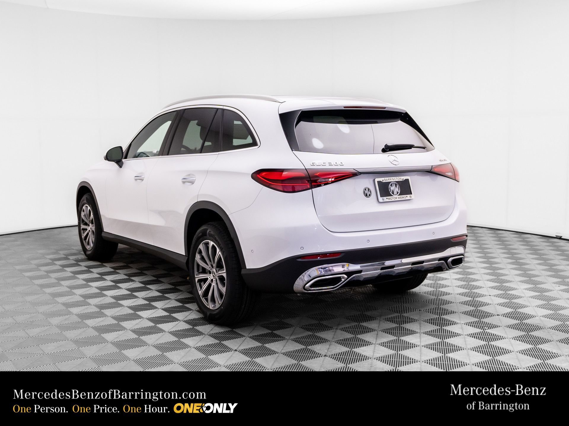 New 2026 MANUFAKTUR Moonlight White Metallic Mercedes-Benz GLC 300 image 51