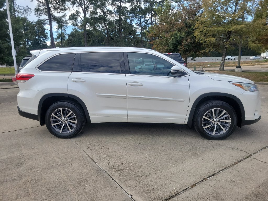 Certified Used 2017 White Toyota XLE image 7