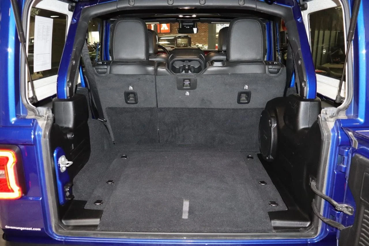 Used 2020 Ocean Blue Metallic Clear Coat Jeep Rubicon image 30