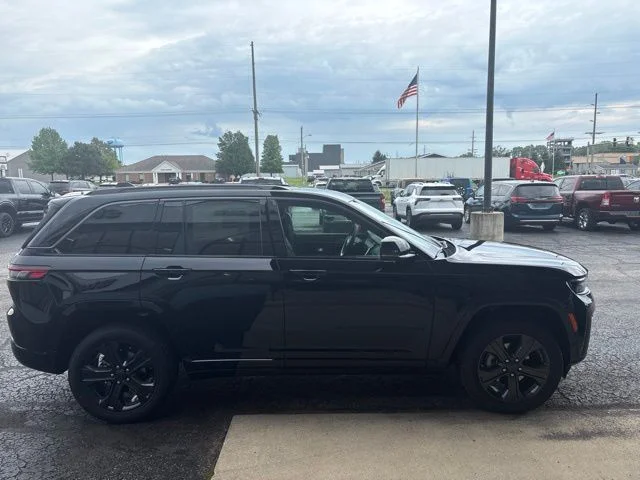 New 2027 Black Jeep Limited Reserve image 7