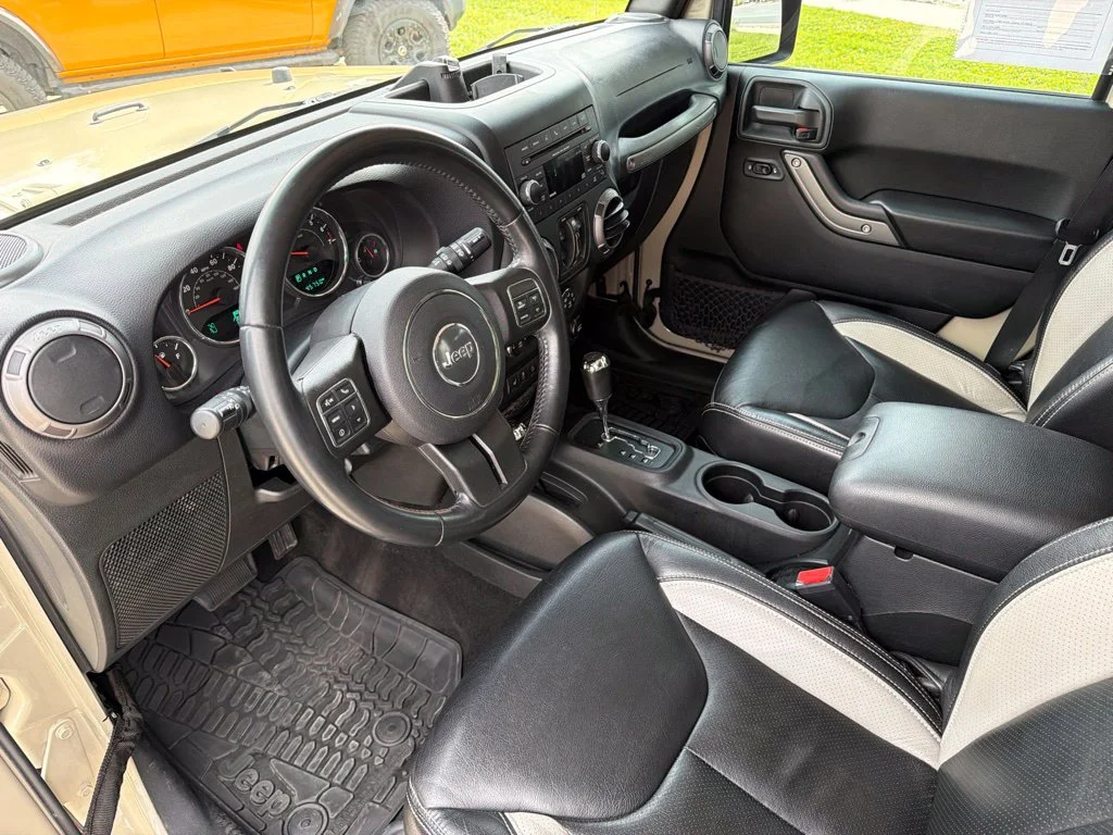 Used 2018 Beige Jeep Unlimited Sport image 21