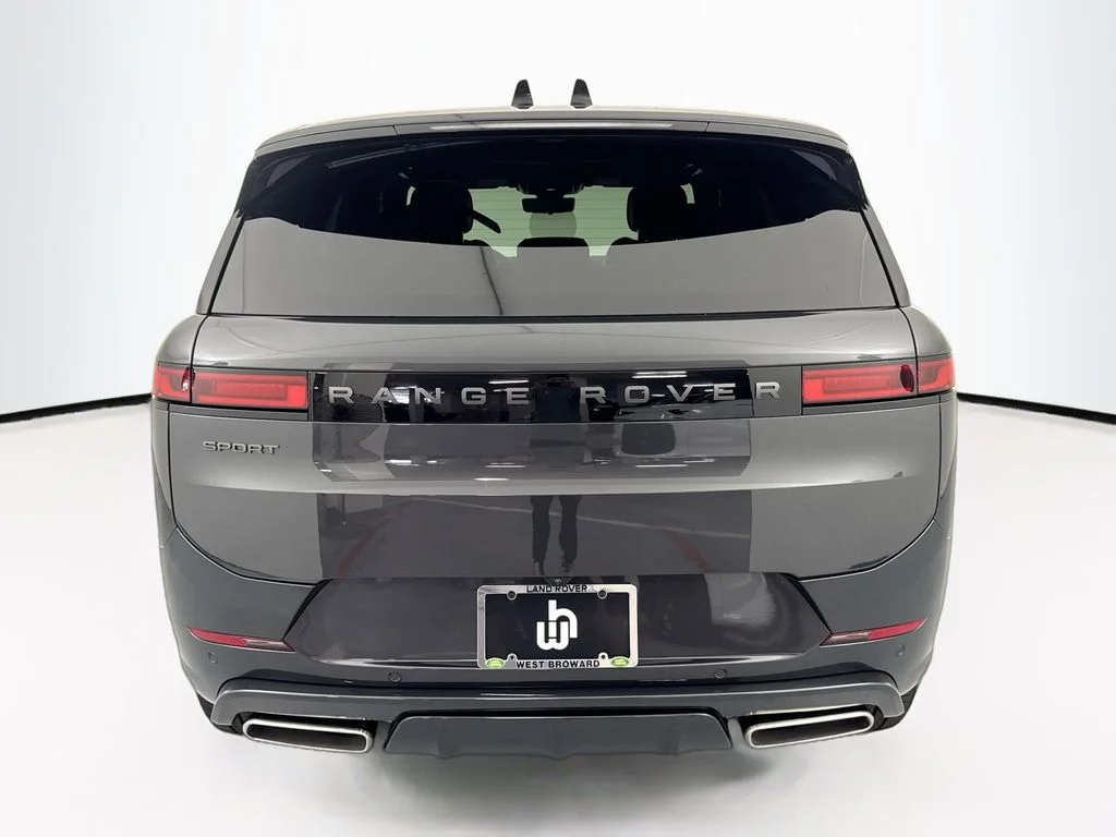 New 2026 Carpathian Grey Land Rover Dynamic SE image 6