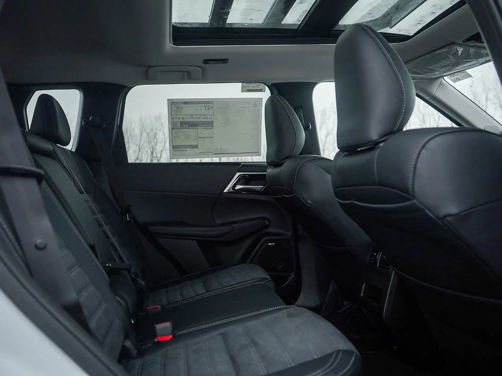 New 2026 White Diamond/Black Roof Mitsubishi TRAIL EDITION S-AWC image 17