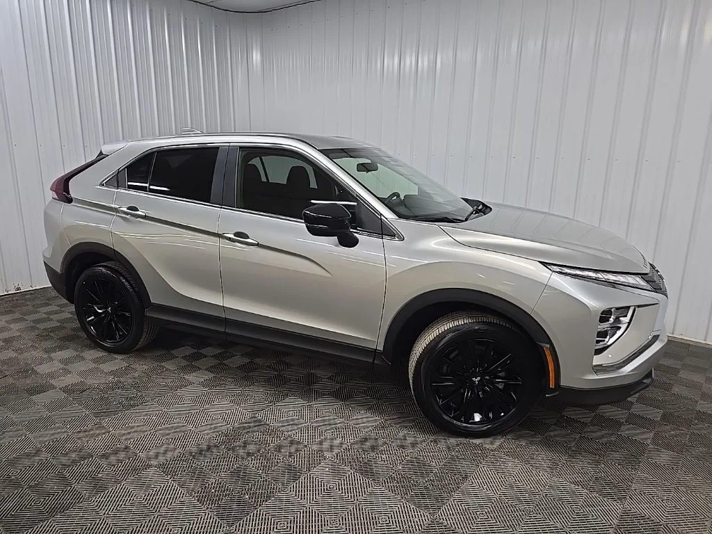 2024 Mitsubishi Eclipse Cross LE S-AWC's photo