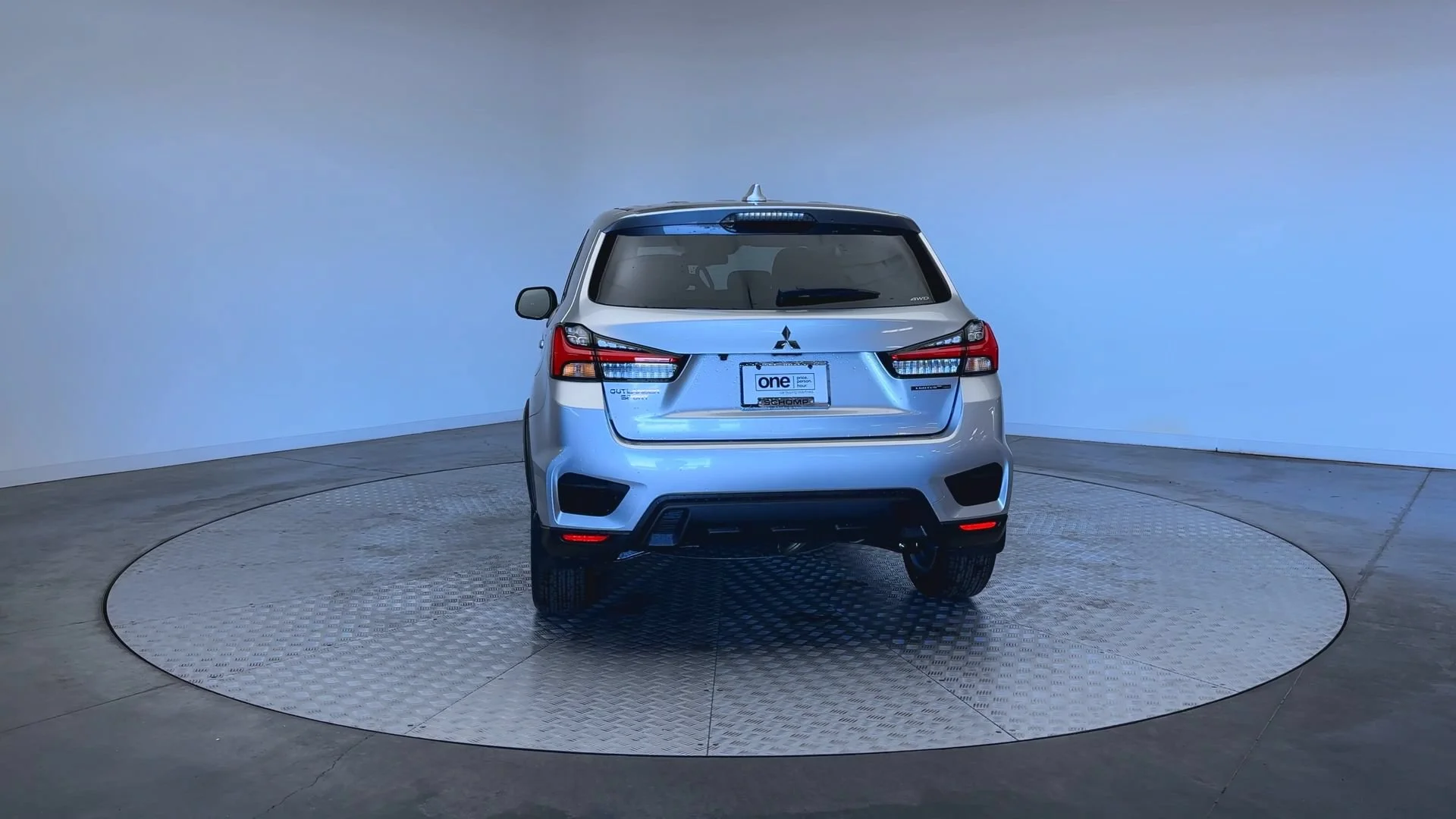 New 2026 Alloy Silver Metallic Mitsubishi LE image 7