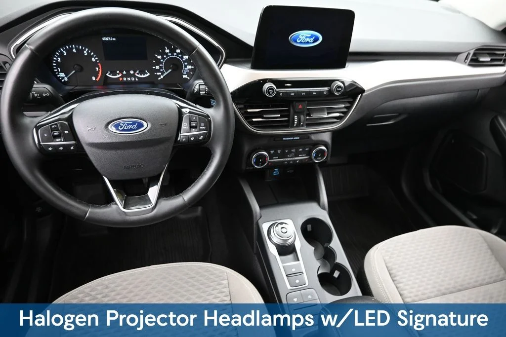 Used 2022 White Ford SE image 16