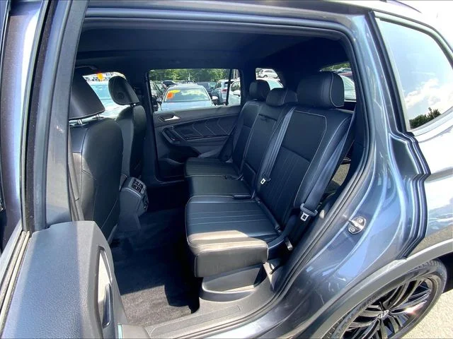 Used 2022 Gray Volkswagen 2.0T SE R-Line Black image 23