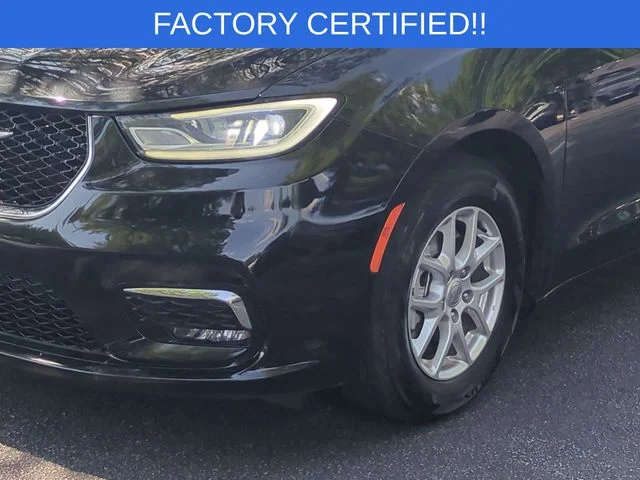 Used 2023 Black Chrysler Touring L image 9