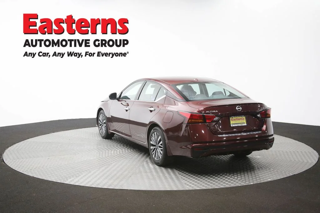 Used 2023 Red Nissan 2.5 SV image 65