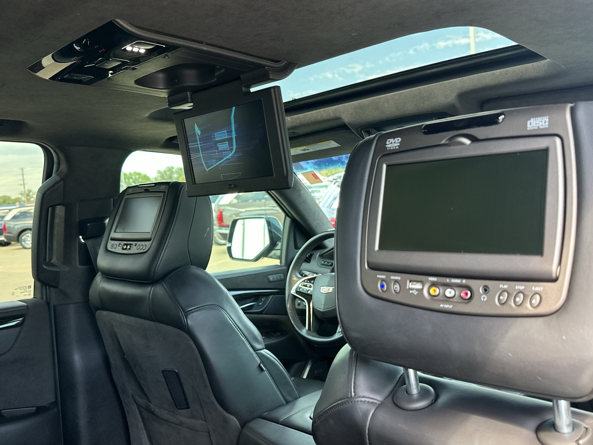 Used 2019 Shadow Metallic Cadillac Platinum image 33