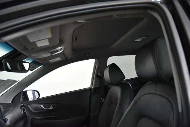 Used 2021 Black Hyundai Ultimate image 29