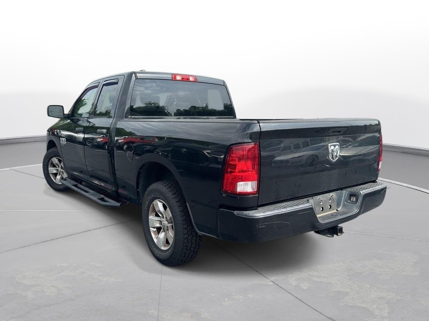 Used 2019 Brilliant Black Crystal Pearlcoat Ram Express image 8