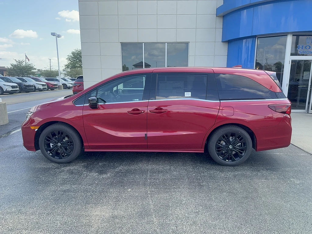 2026 Honda Odyssey Sport-L, photo 8 of 12