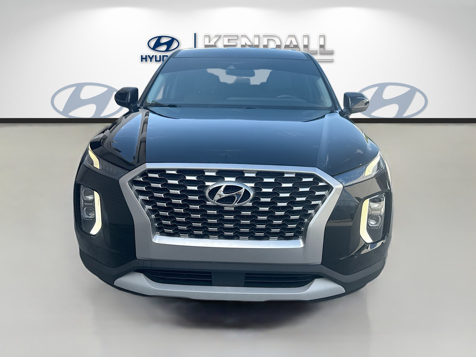 Used 2022 Abyss Black Pearl Hyundai SE image 2