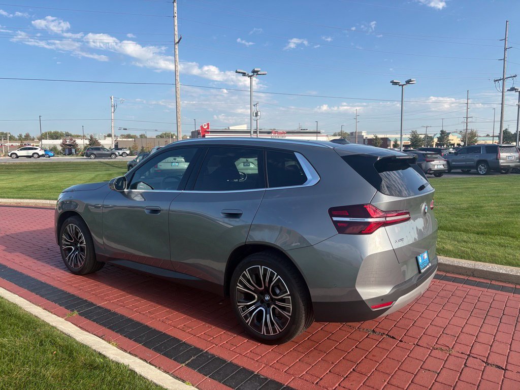 Used 2026 Skyscraper Grey Metallic BMW 30 xDrive image 4