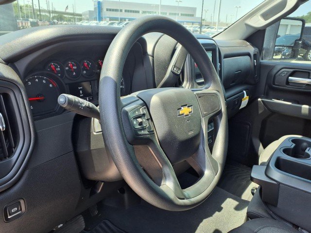 2025 Chevrolet Silverado 2500HD Custom - Photo 18