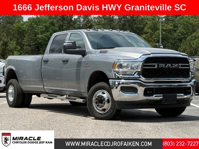 Used 2024 Silver Ram Tradesman image 1
