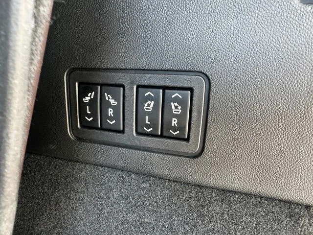Certified Used 2022  Cadillac Premium Luxury image 20