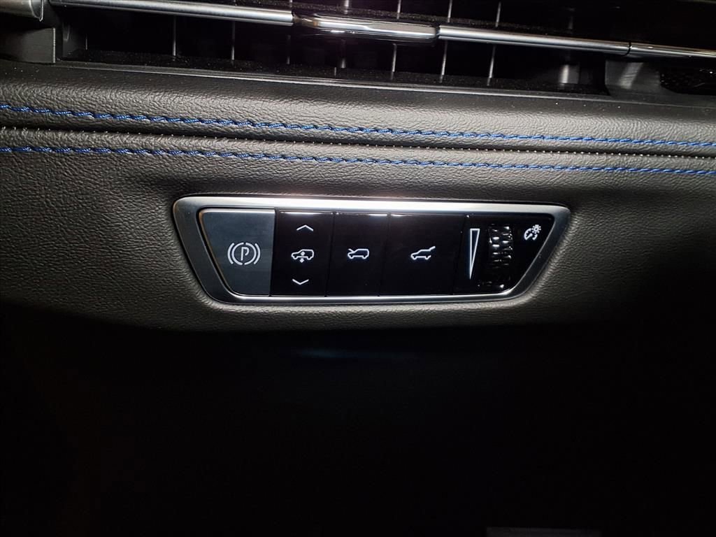 2026 Cadillac Escalade IQ Luxury - Photo 9
