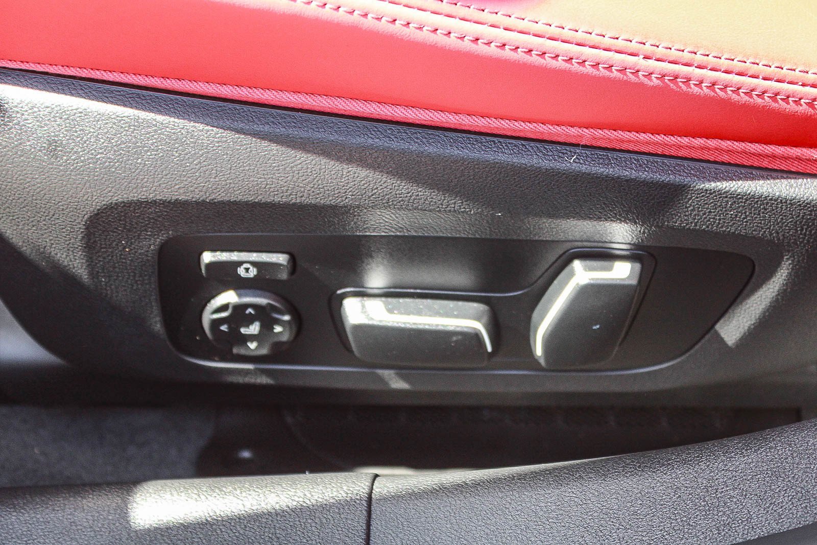 Used 2025 Brooklyn Grey Metallic BMW Competition xDrive image 21