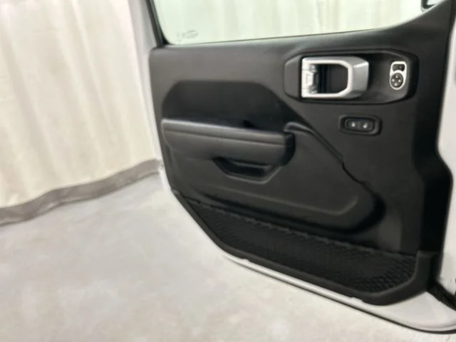 Used 2024 White Jeep Rubicon 4xe image 22