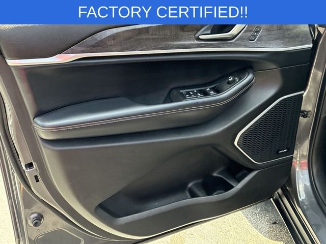 Used 2021 Gray Jeep Limited image 4