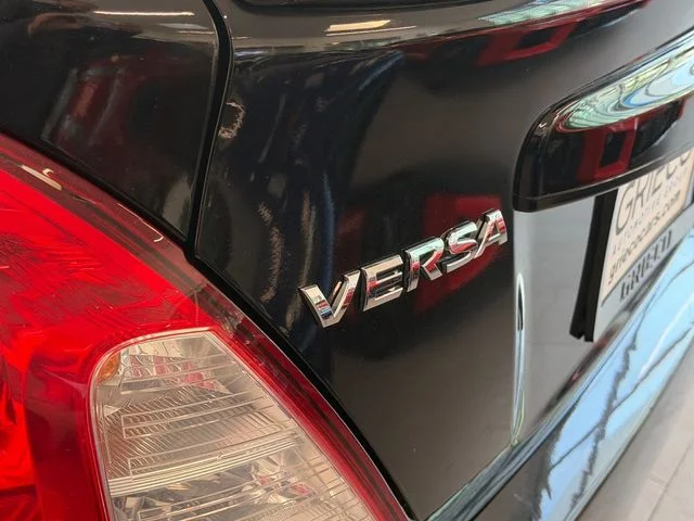 Used 2019 Black Nissan 1.6 SV image 11