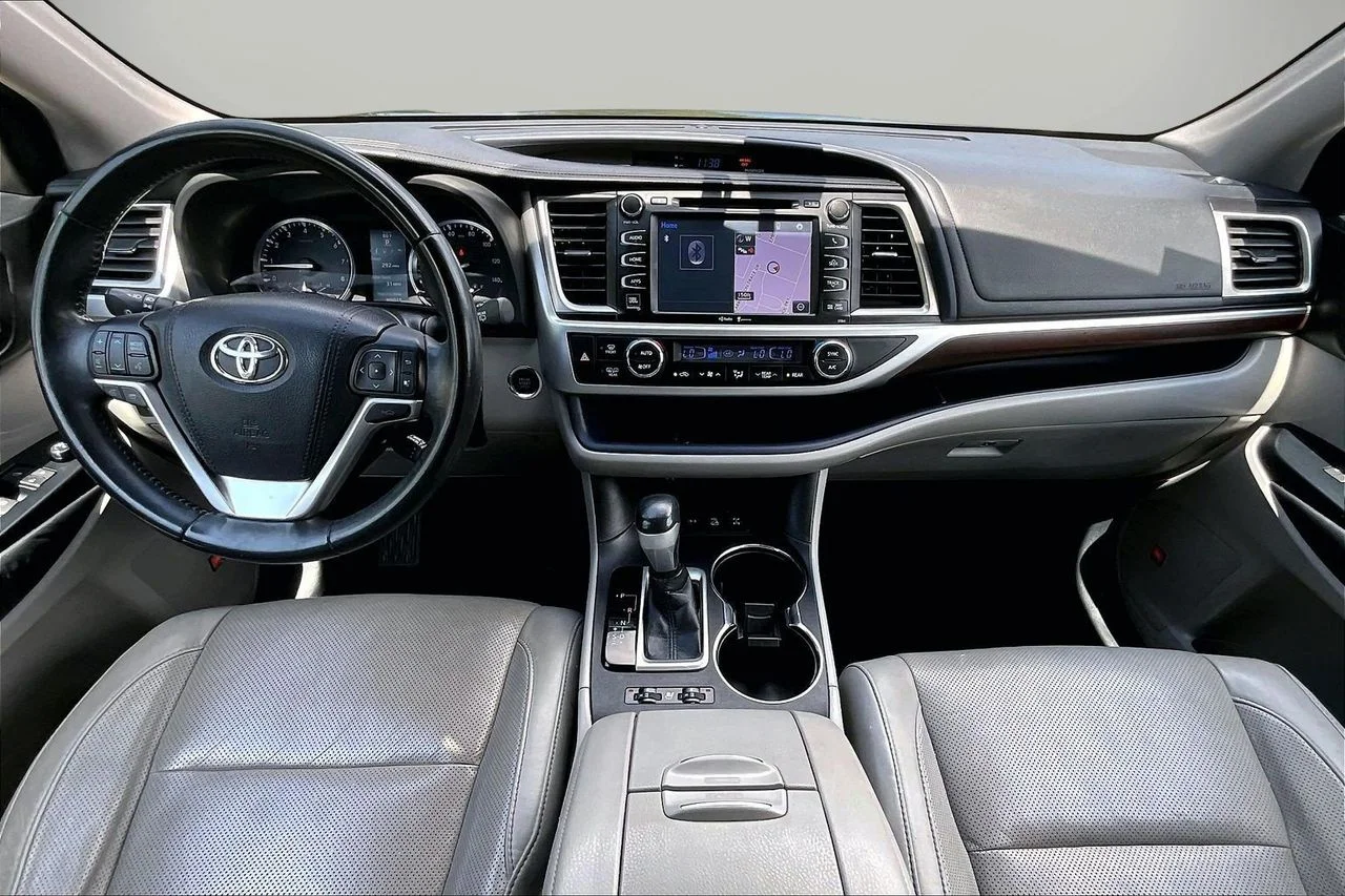Used 2015 Black Toyota Limited image 15