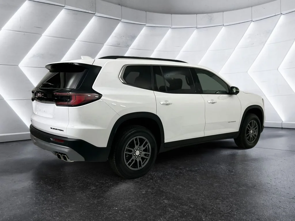 Used 2025 White GMC Elevation image 4