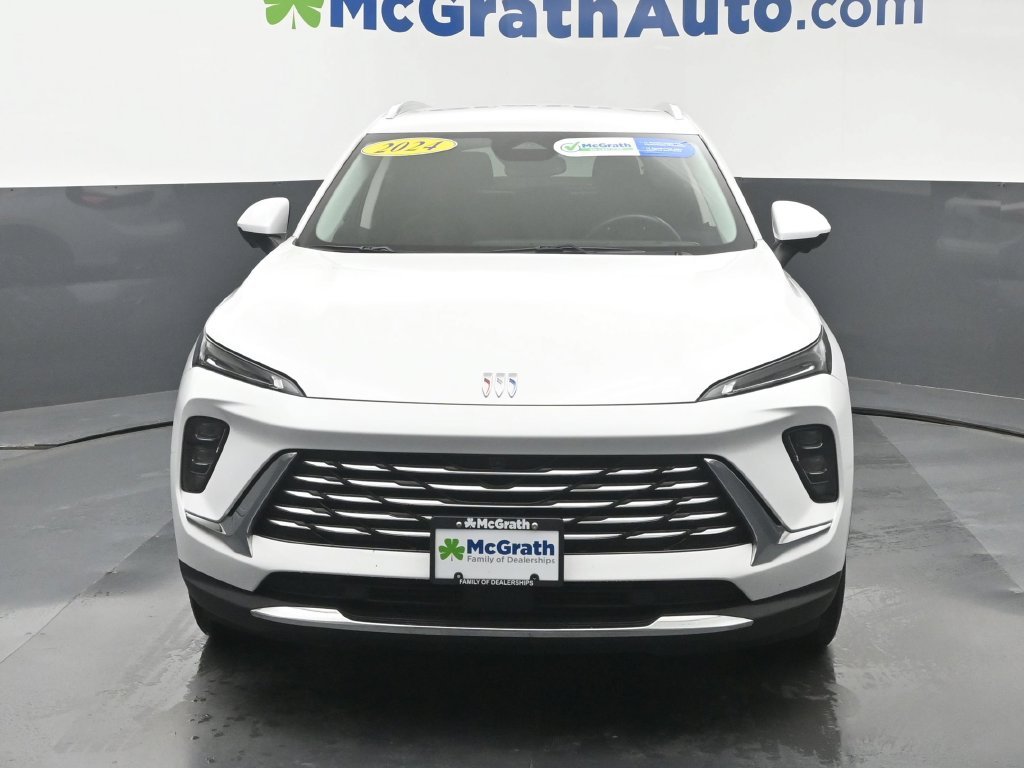 Used 2024 White Buick Preferred image 21