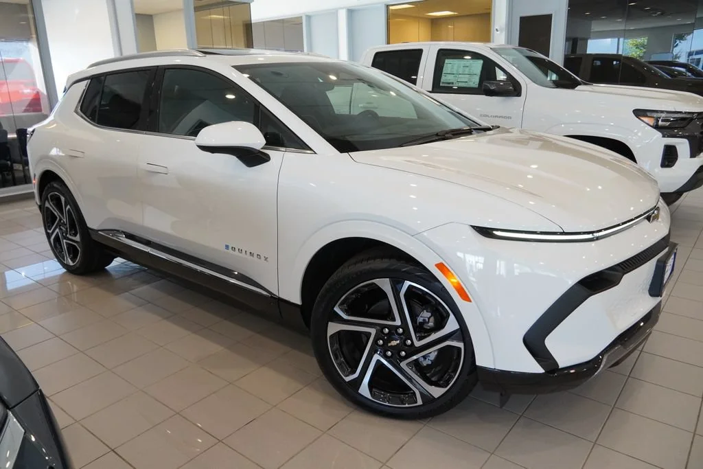 New 2026 Summit White Chevrolet LT image 5