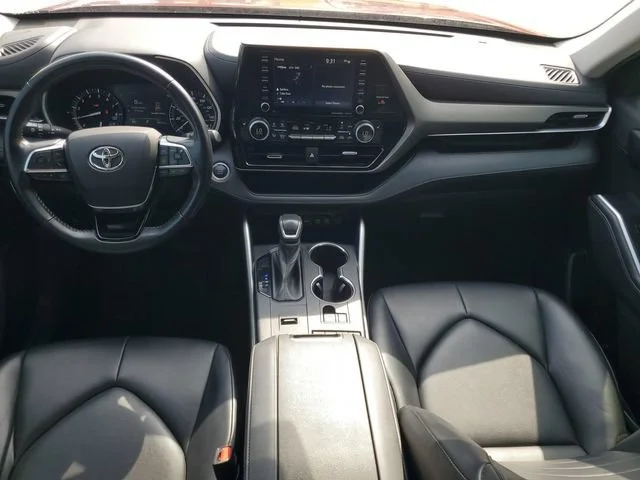 Used 2021 Red Toyota XLE image 27