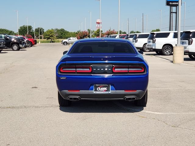 Used 2019 Blue Dodge SXT image 6