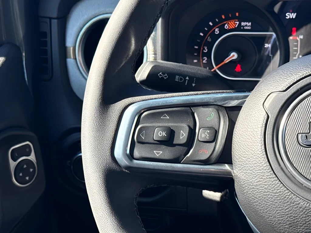 Used 2026 Gray Jeep Sahara image 14