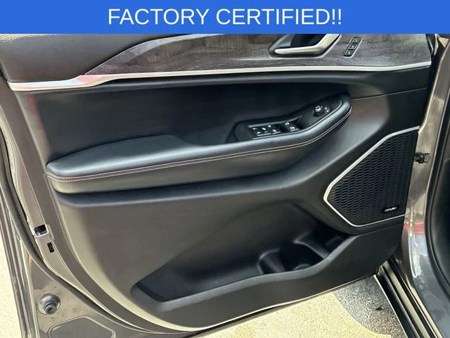 Used 2021 Gray Jeep Limited image 4