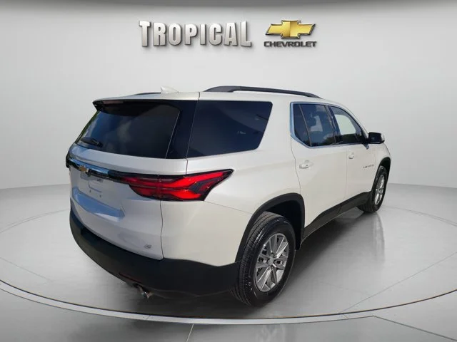 Used 2023 IRIDESCENT PEARL TRICOAT Chevrolet LT Cloth image 5
