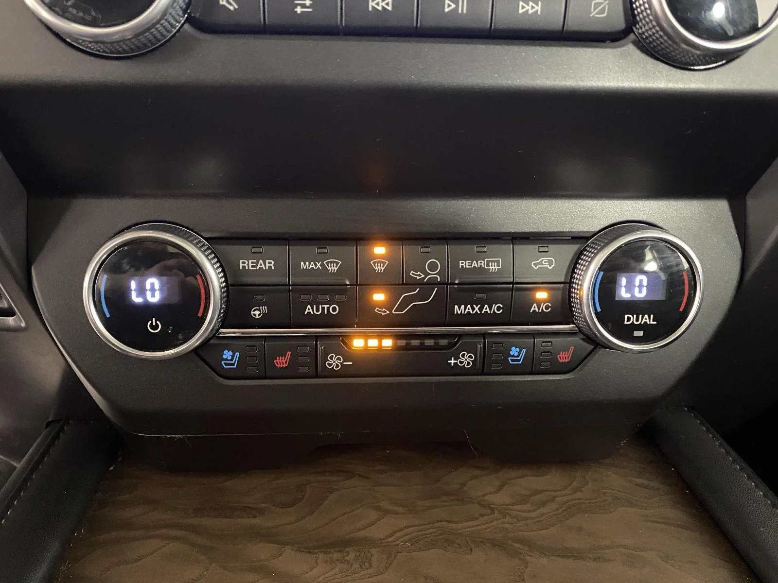 Used 2020 Star White Metallic Tri-Coat Ford Platinum image 14