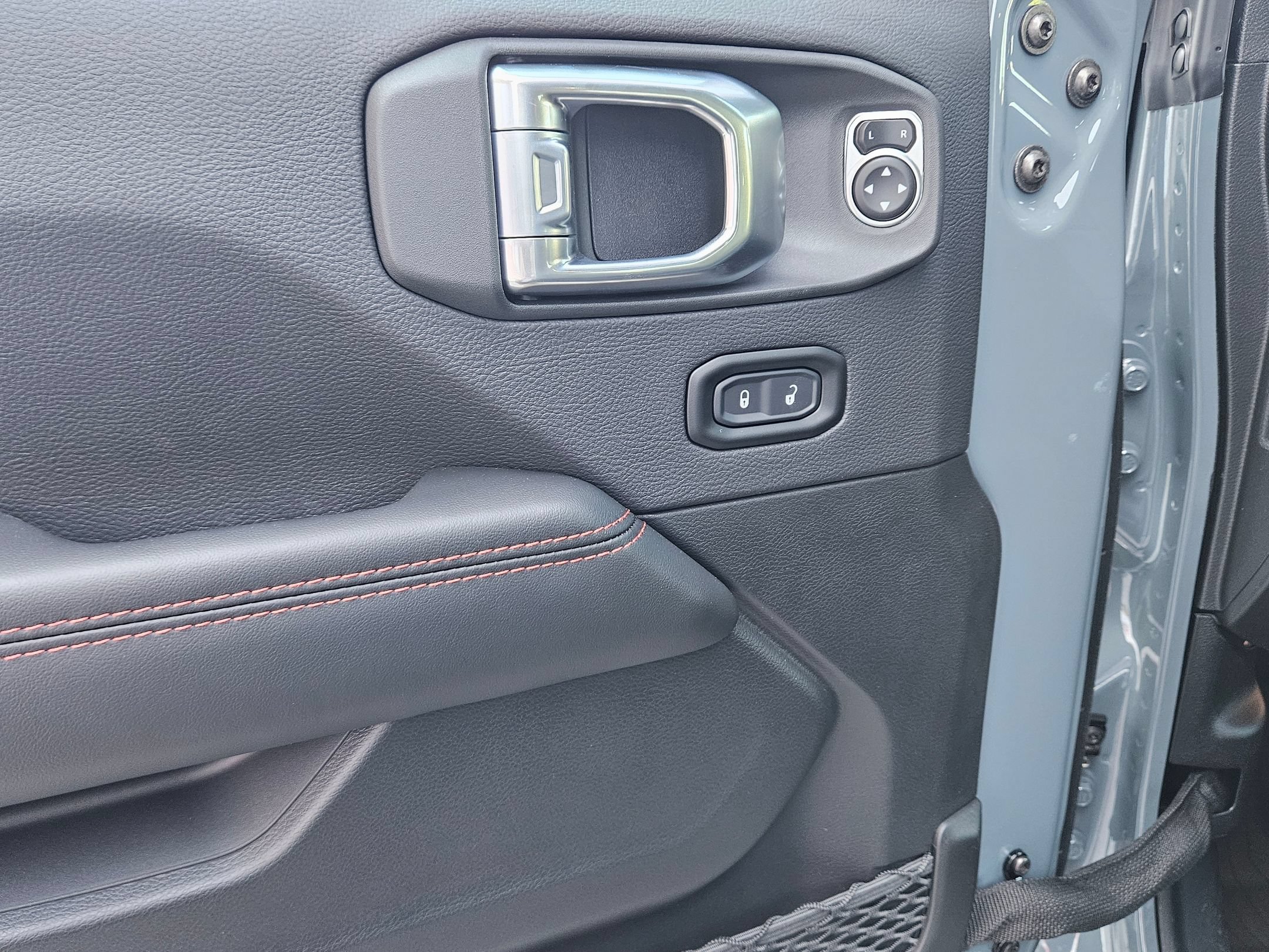 New 2026 Anvil Clear-Coat Exterior Paint Jeep Rubicon X image 17