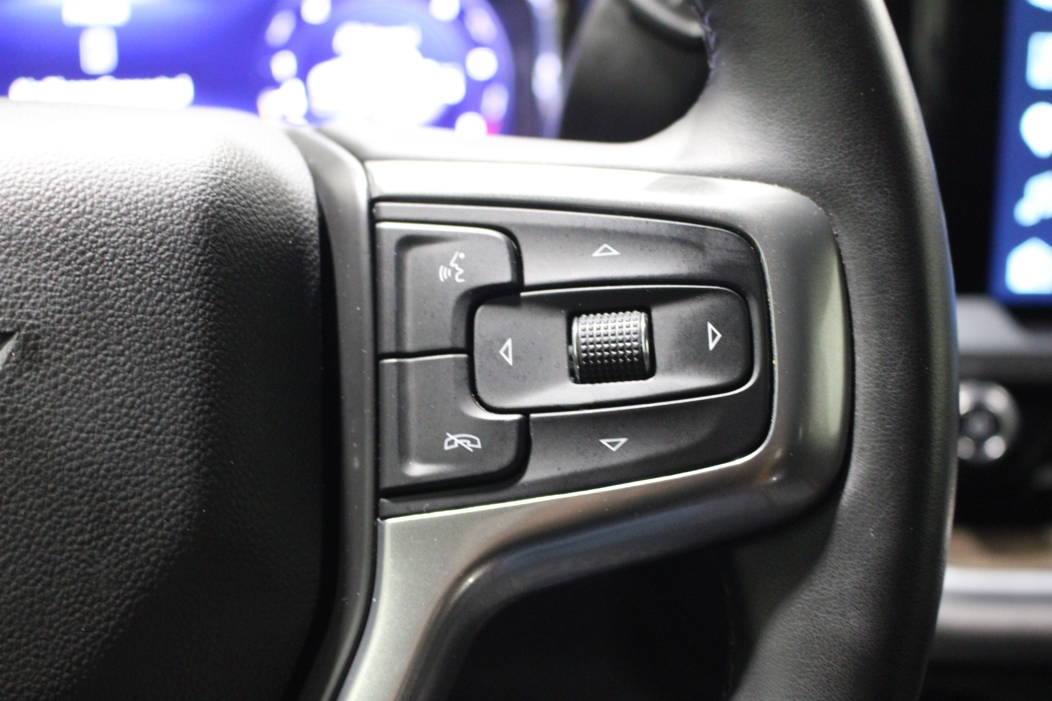 Used 2025 Riptide Blue Metallic Chevrolet LT image 13