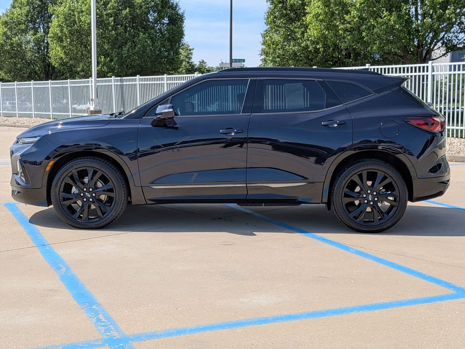 Used 2020 Midnight Blue Metallic Chevrolet RS AWD image 9