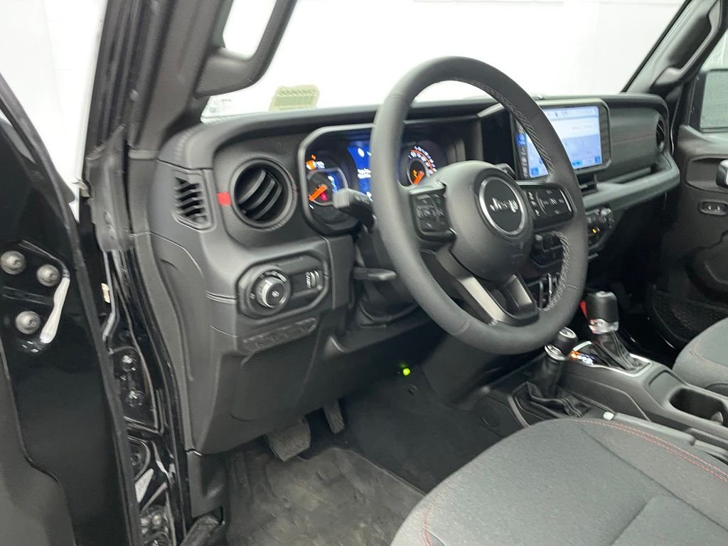 New 2025 Black Clear-Coat Exterior Paint Jeep Rubicon image 15
