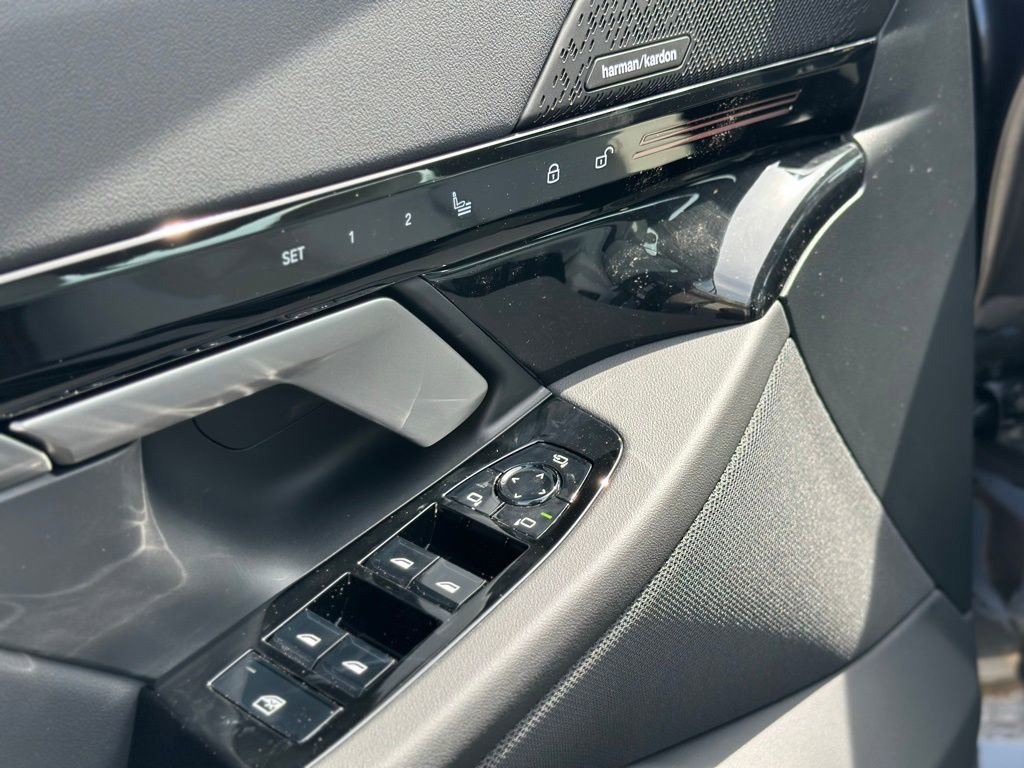 New 2026 Dark Graphite Metallic BMW 530i xDrive image 18