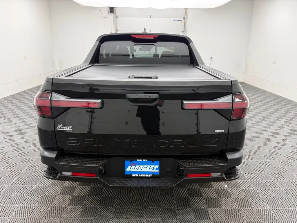 Used 2024 Black Hyundai SEL image 9