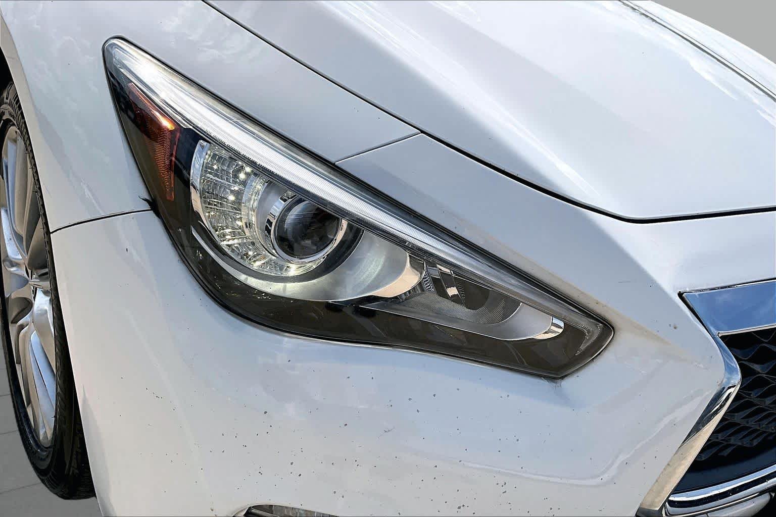 Used 2018 Pure White INFINITI 3.0t LUXE image 28