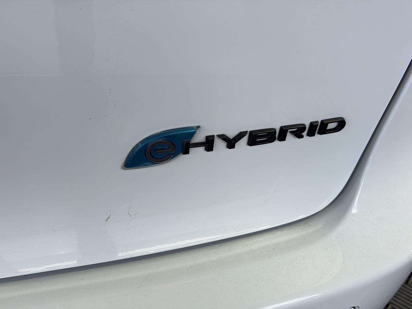 Used 2022 Bright White Clearcoat Chrysler Hybrid Limited image 9
