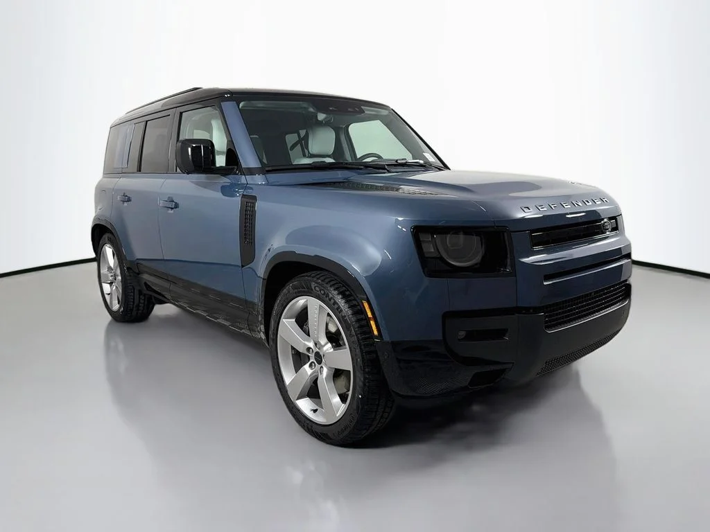 New 2026 Tasman Blue Land Rover X-Dynamic SE image 3